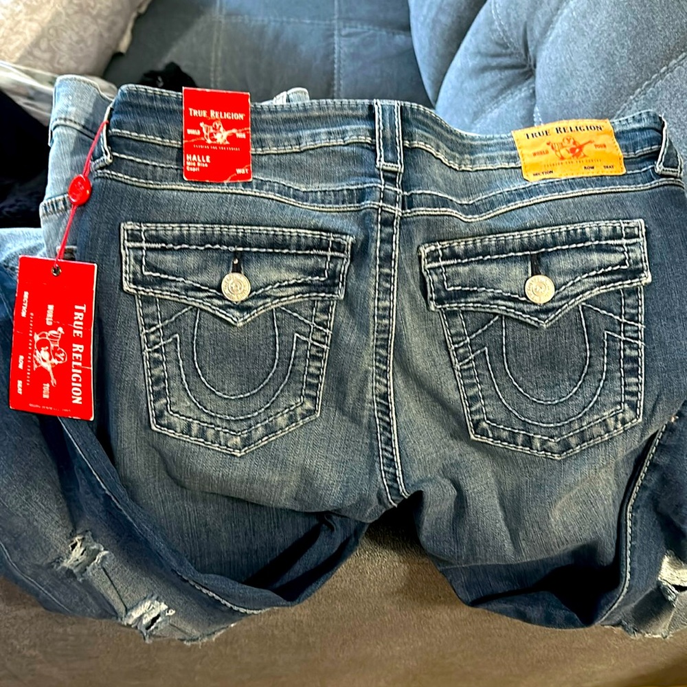 New authentic true religion size 31 Halle roll Capri big T